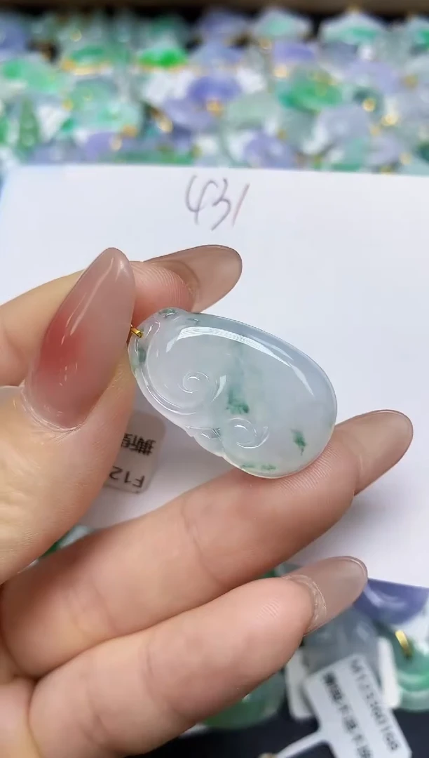 翡翠18K金镶嵌颈饰 天然缅甸翡翠A货