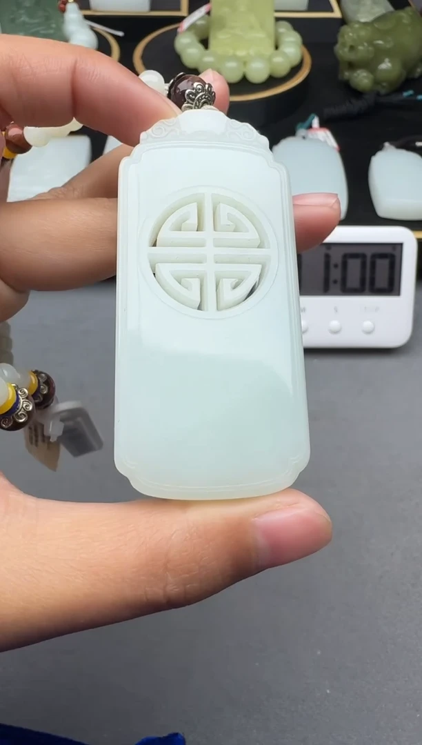 颈饰未镶嵌和田玉1