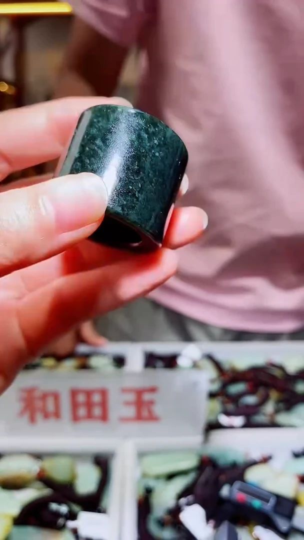 和田玉未镶嵌颈饰1