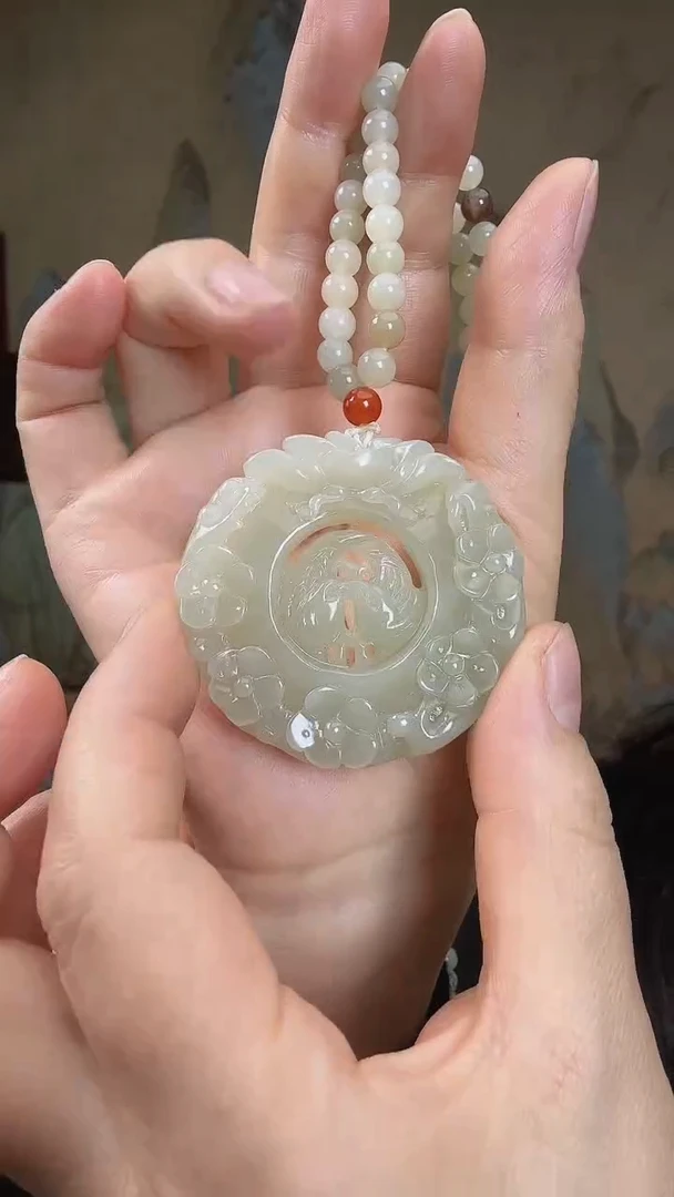 颈饰未镶嵌和田玉.