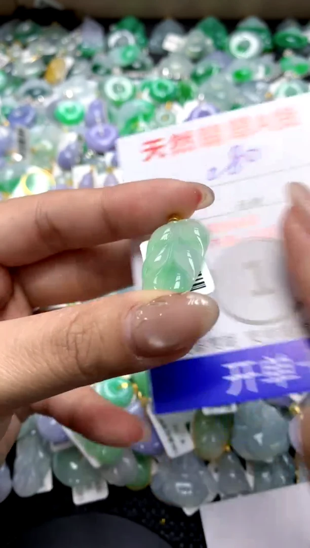 【闪购商品】翡翠颈饰18K金镶嵌1111111111111111