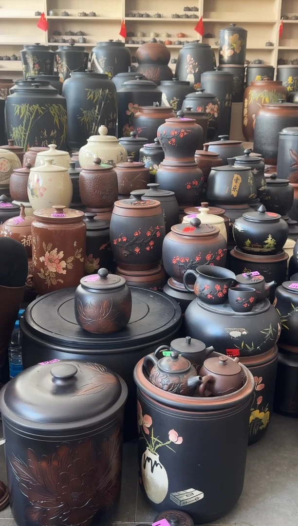 罐瑕疵茶叶罐  线雕荷花 100克 571