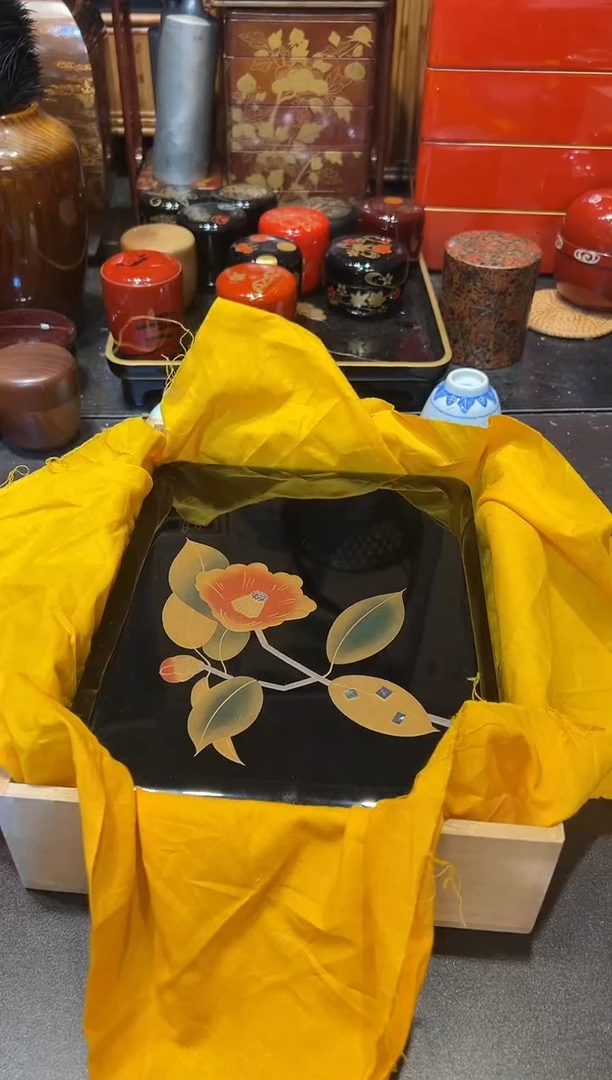 高肉金嵌螺钿 文盒