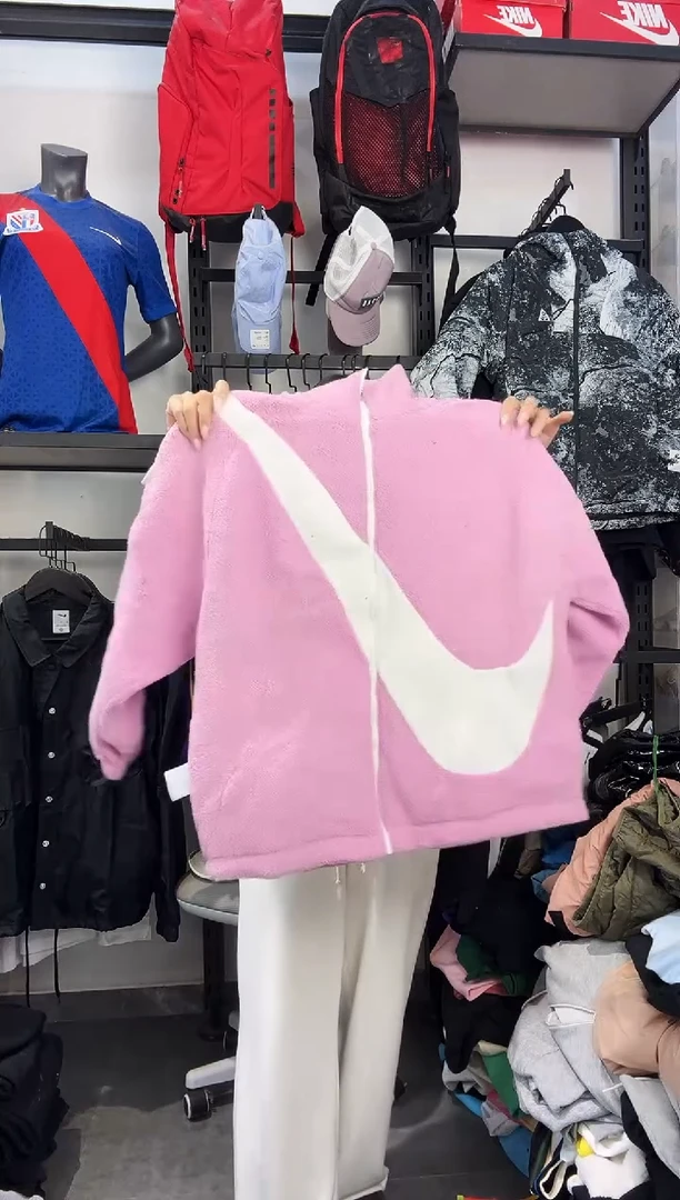 807  ·编码 瑕疵款直播间过款为准 尺码·160 M 自己换拉头