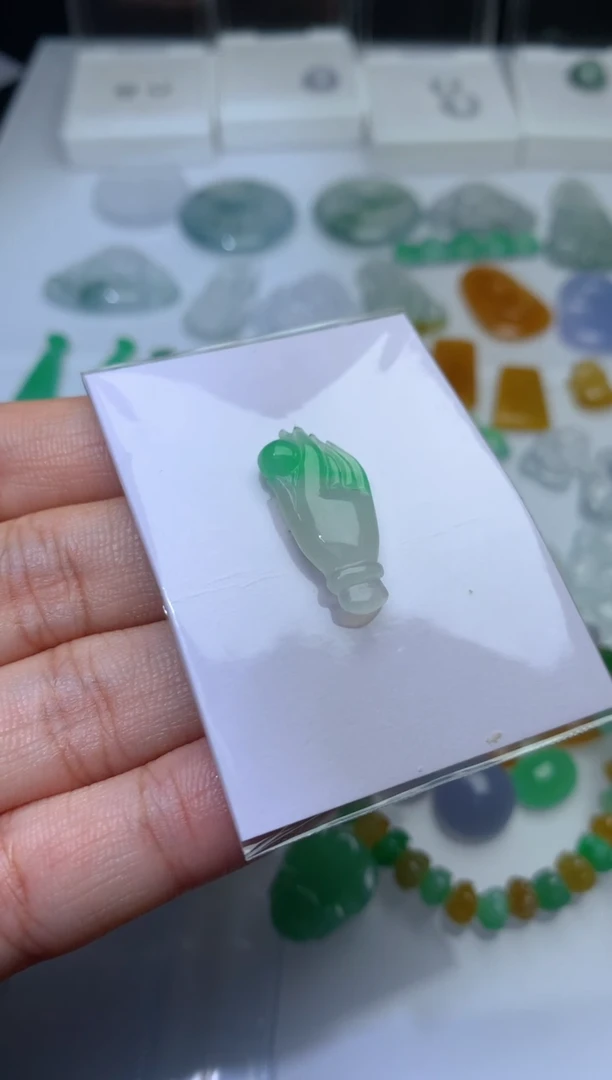 未镶嵌定制翡翠毛货
