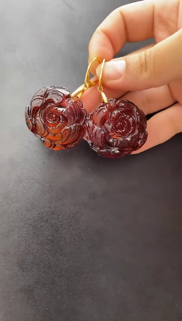 裸石琥珀未镶嵌耳坠