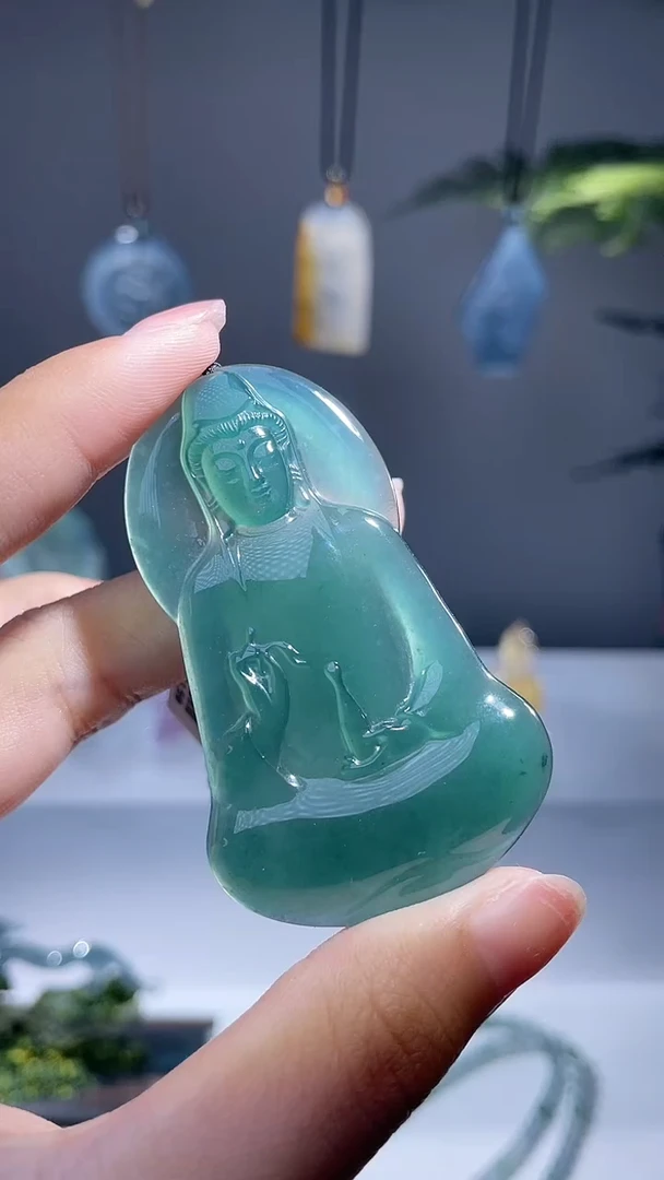 颈饰未镶嵌翡翠观音