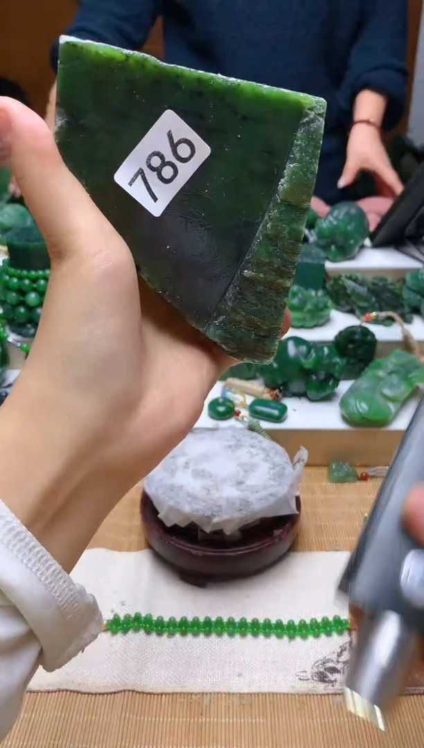 未镶嵌和田玉（碧玉）珠宝半成品1