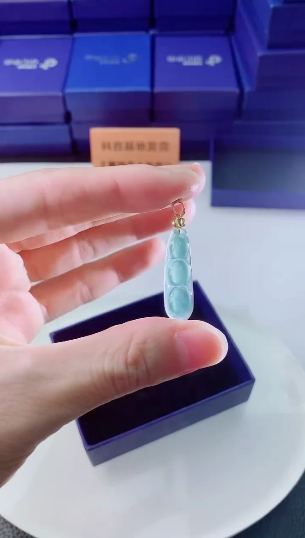 翡翠未镶嵌颈饰1111111111