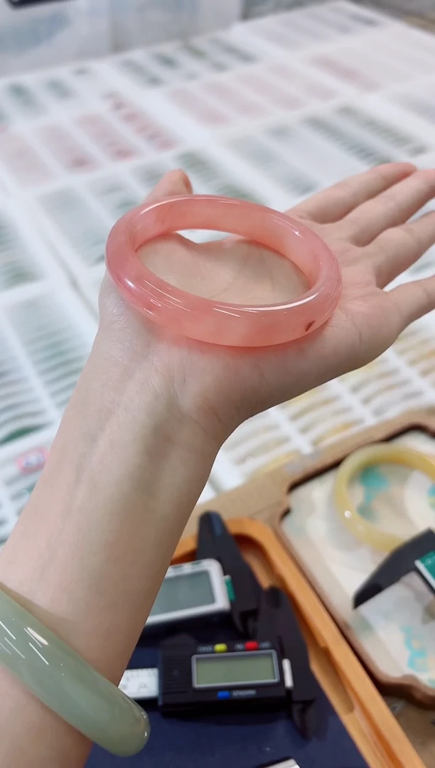 未镶嵌手镯石英质玉6-59F