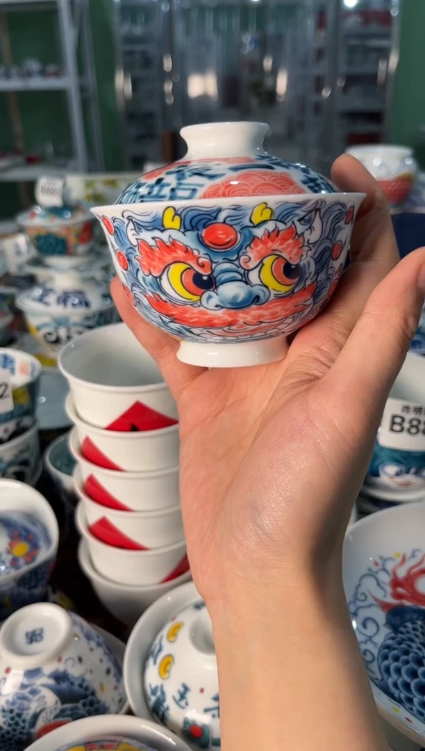 瓷片陶昨明醒狮盖碗（福利价格）