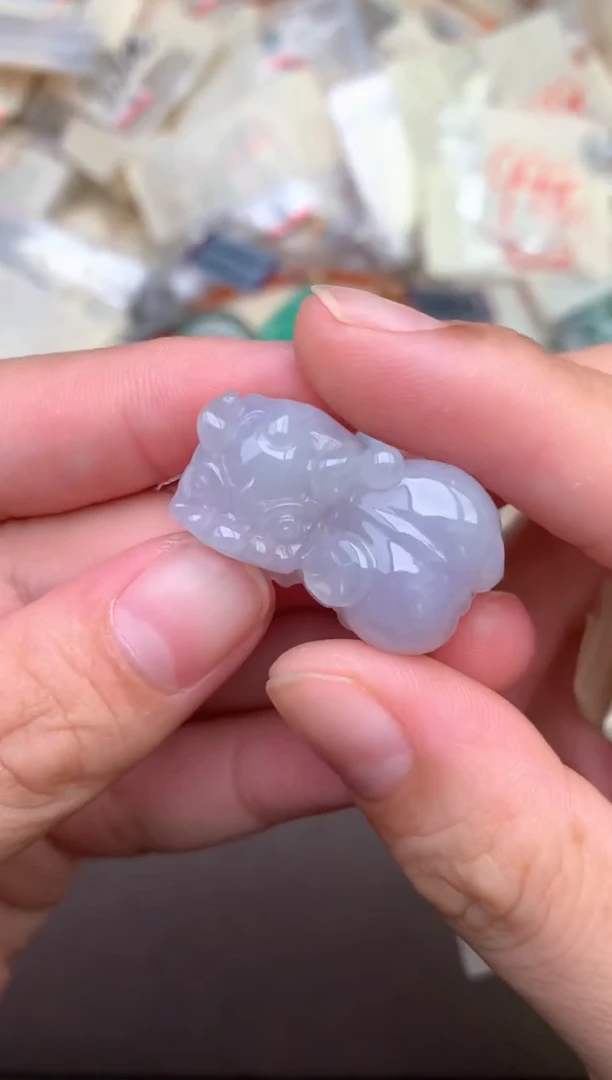未镶嵌挂件翡翠 —