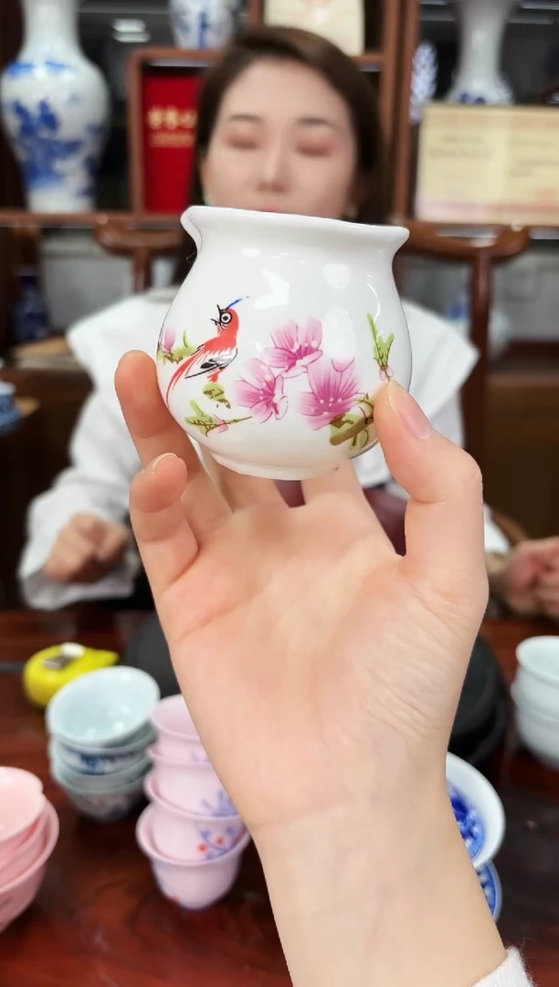 A04景德镇水点桃花公道杯1只