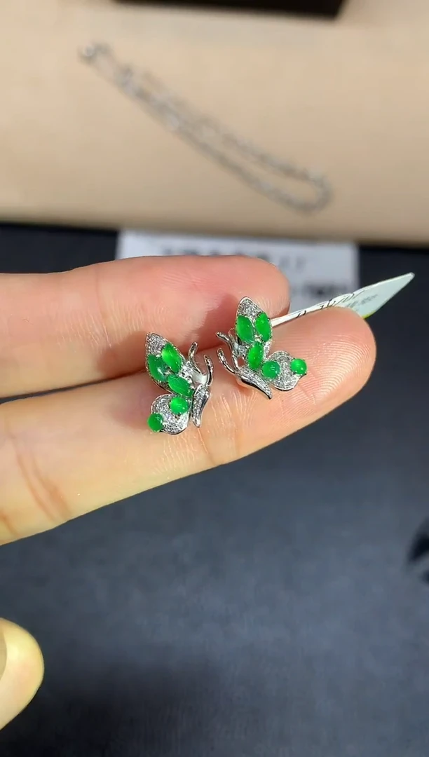 18K金镶嵌翡翠耳饰随形【无服务费