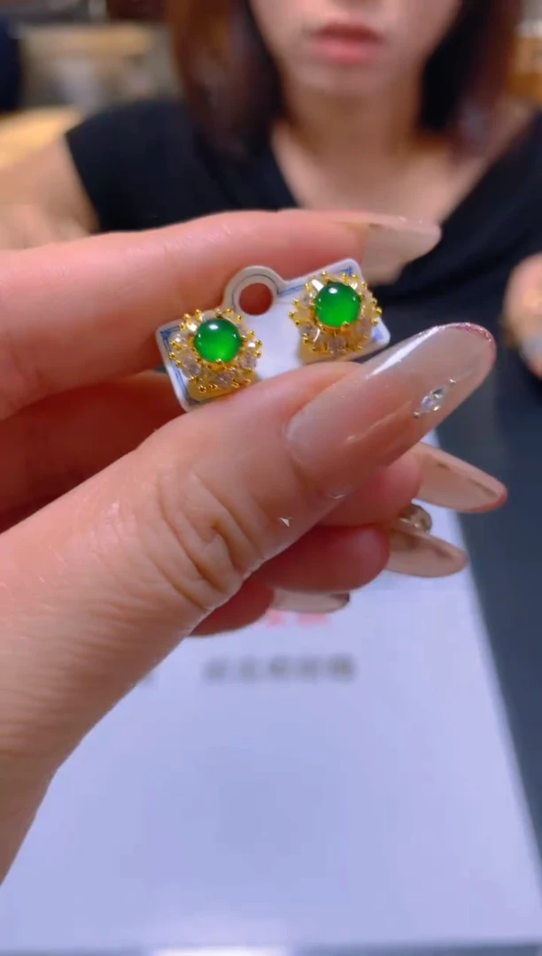 未镶嵌翡翠耳饰多样性发一