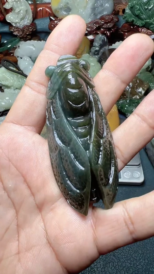 和田玉未镶嵌把件-