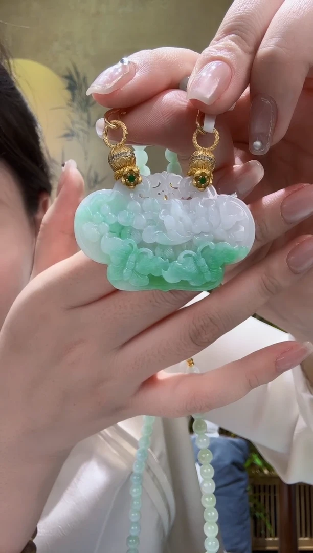 翡翠未镶嵌颈饰吊坠