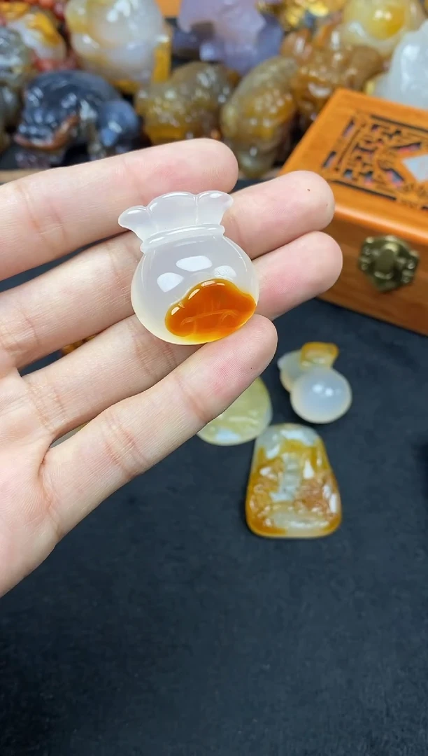 未镶嵌玛瑙/玉髓珠宝奇石金***童0