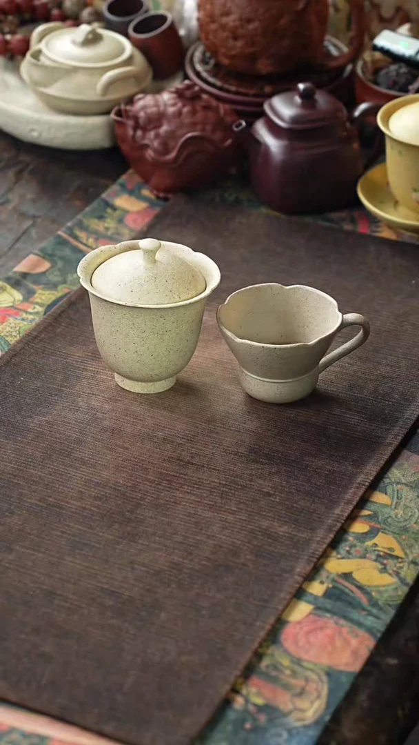 白泥花瓣光素盖碗+手把杯