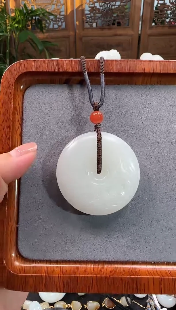 颈饰未镶嵌和田玉白玉平安扣