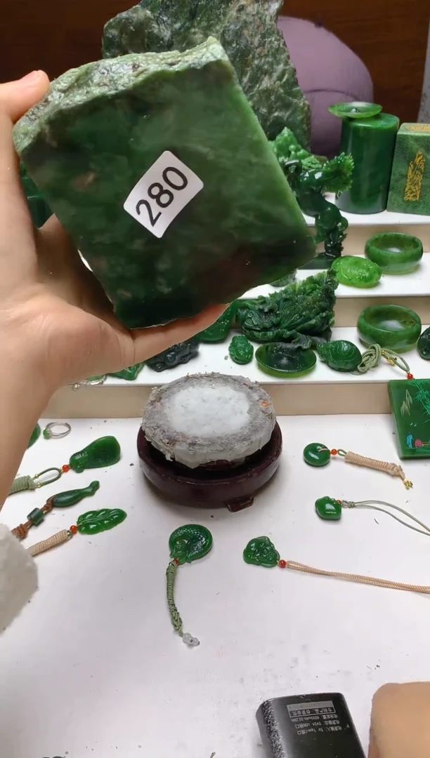 未镶嵌和田玉（碧玉）珠宝半成品1