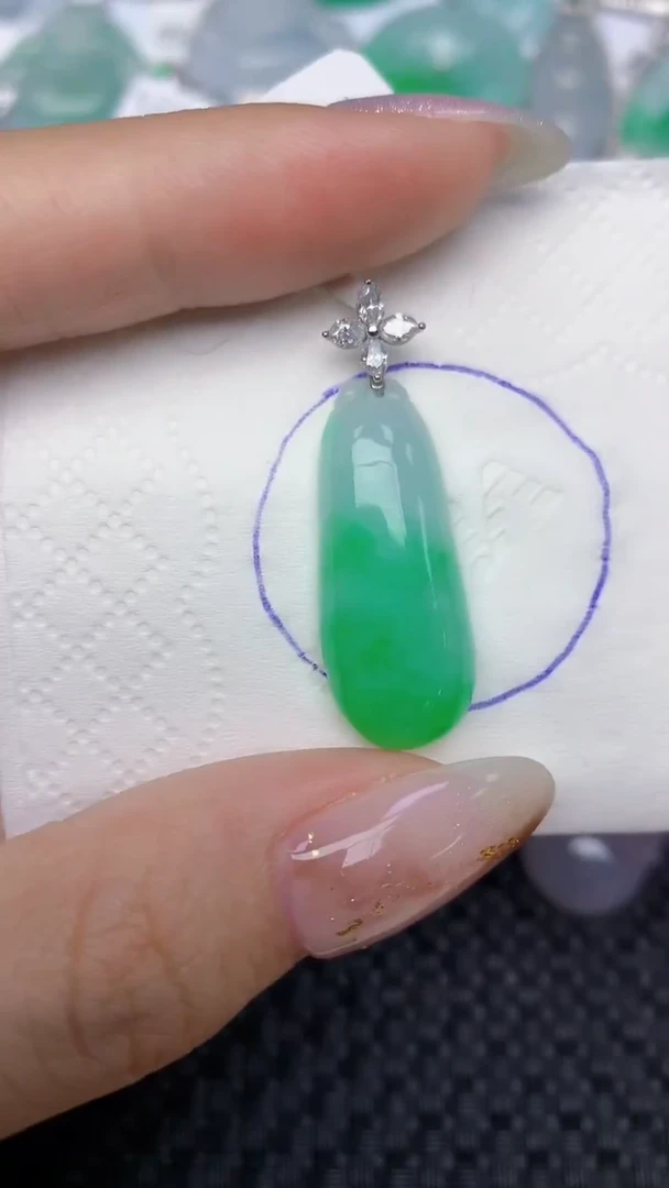 颈饰18K金镶嵌翡翠天然缅甸翡翠a货百元以上9元证书费自理