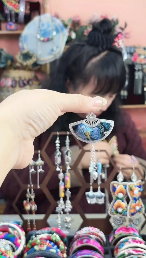 艺枝独绣手工饰品94