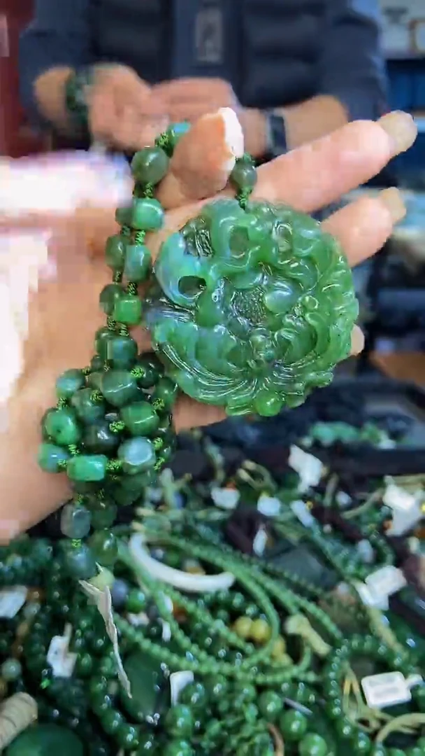 未镶嵌和田玉挂件1