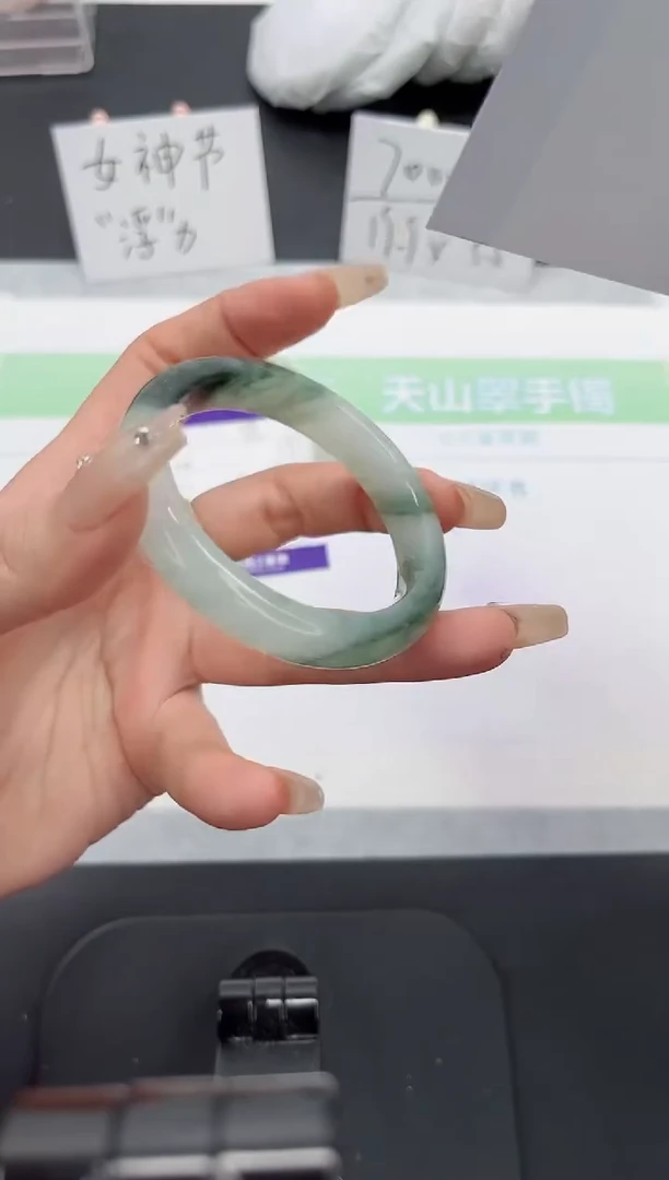 【闪购商品】石英质玉手镯未镶嵌84号-53圈