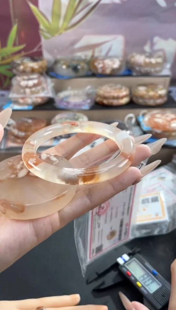 未镶嵌手镯石英质玉61