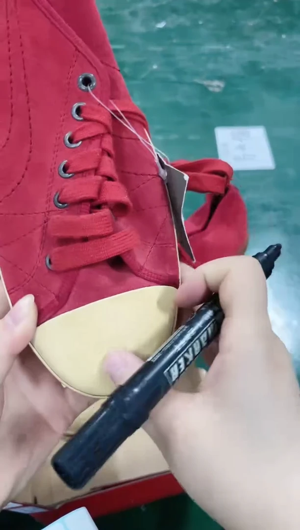 彪马时尚休闲运动鞋43M  A223