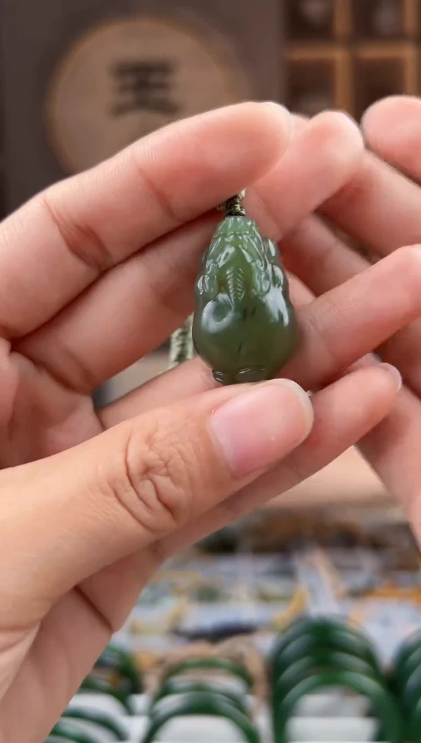 颈饰未镶嵌和田玉拍一发一，拍一发一