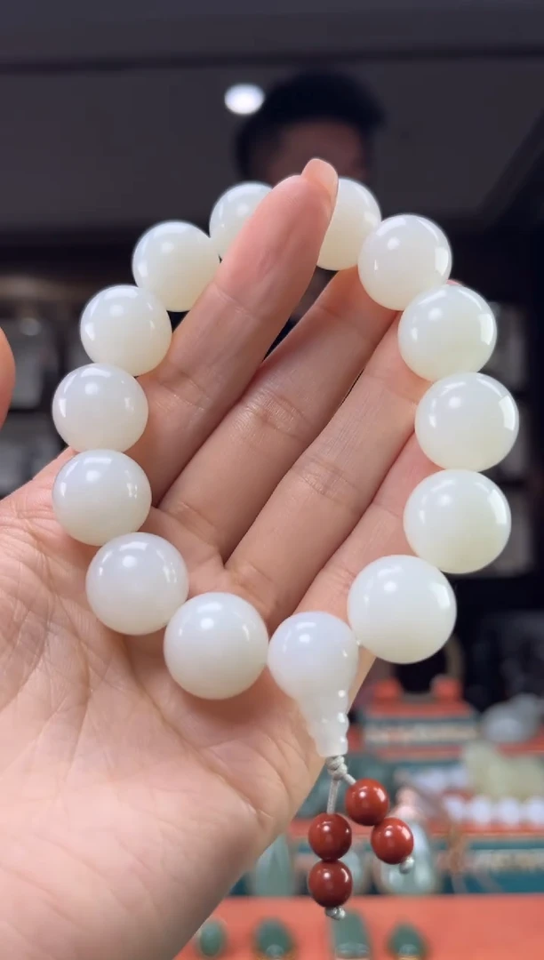 和田玉未镶嵌颈饰佩佩