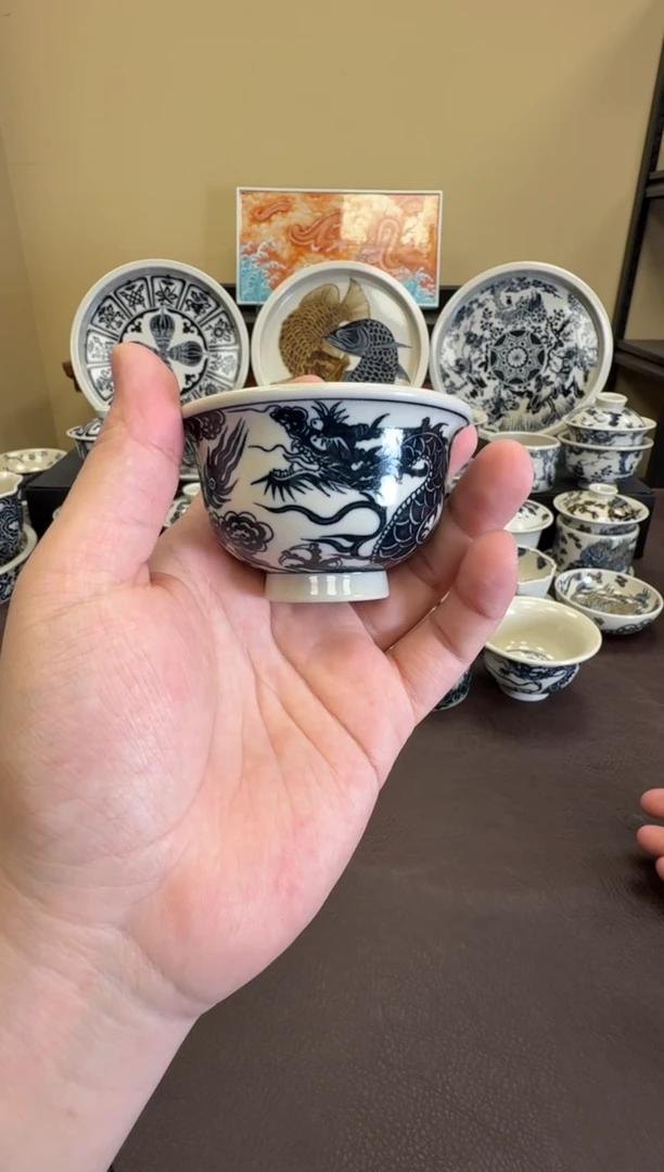 二号釉1351龙纹小压手杯