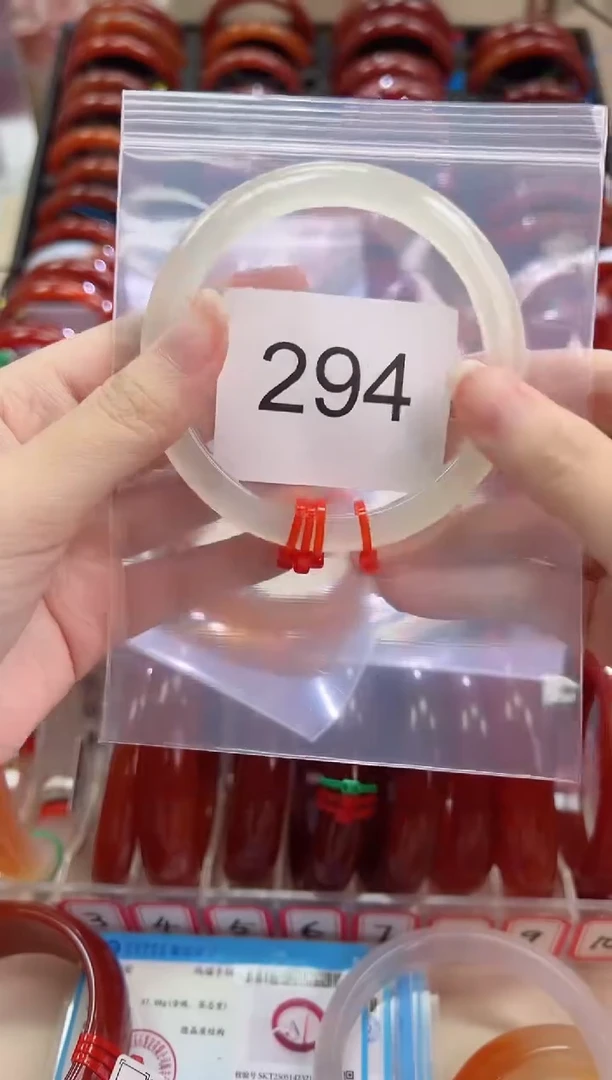 手镯玛瑙/玉髓未镶嵌63圈口*A294