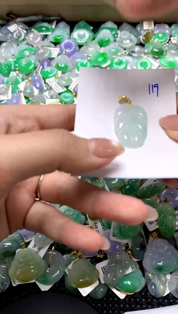 【闪购商品】翡翠颈饰合金111111111