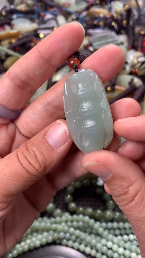 【闪购商品】和田玉颈饰未镶嵌多样性发货没有证书拍一发一有瑕