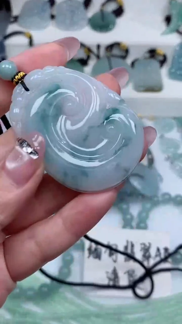 颈饰未镶嵌翡翠吊坠