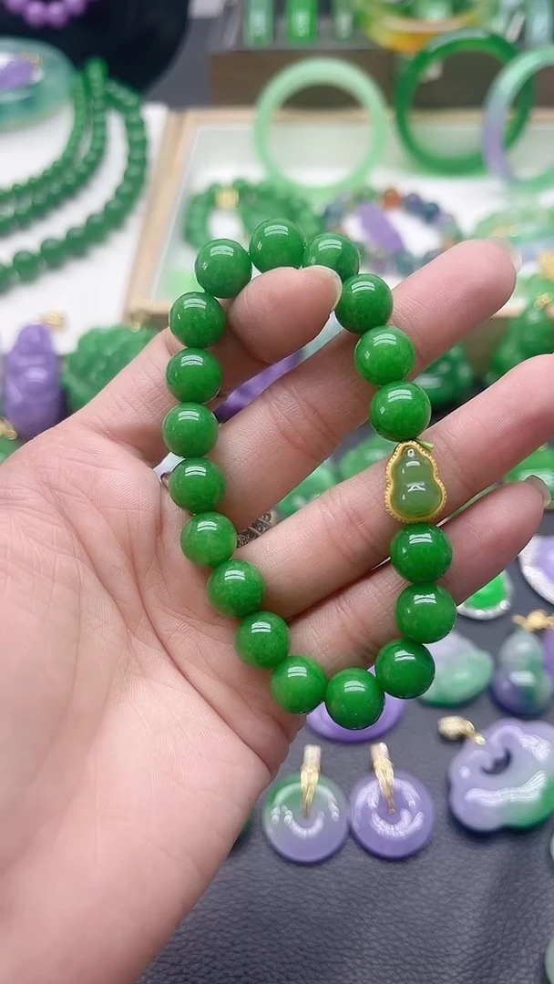 颈饰未镶嵌翡翠碧色葫芦串