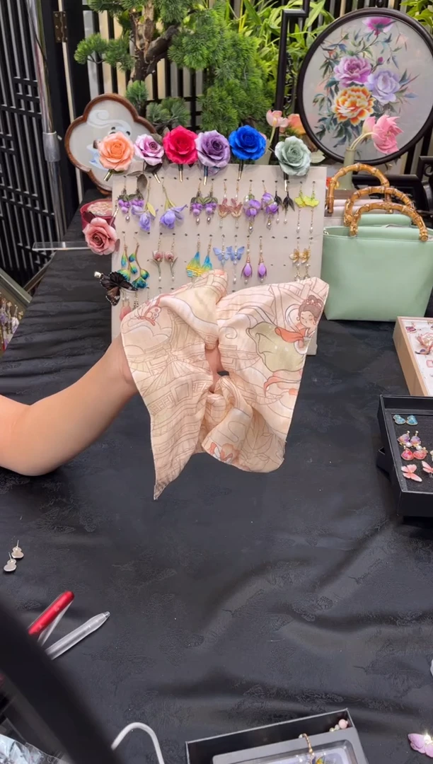织绣流**栀非遗绒花手工饰品
