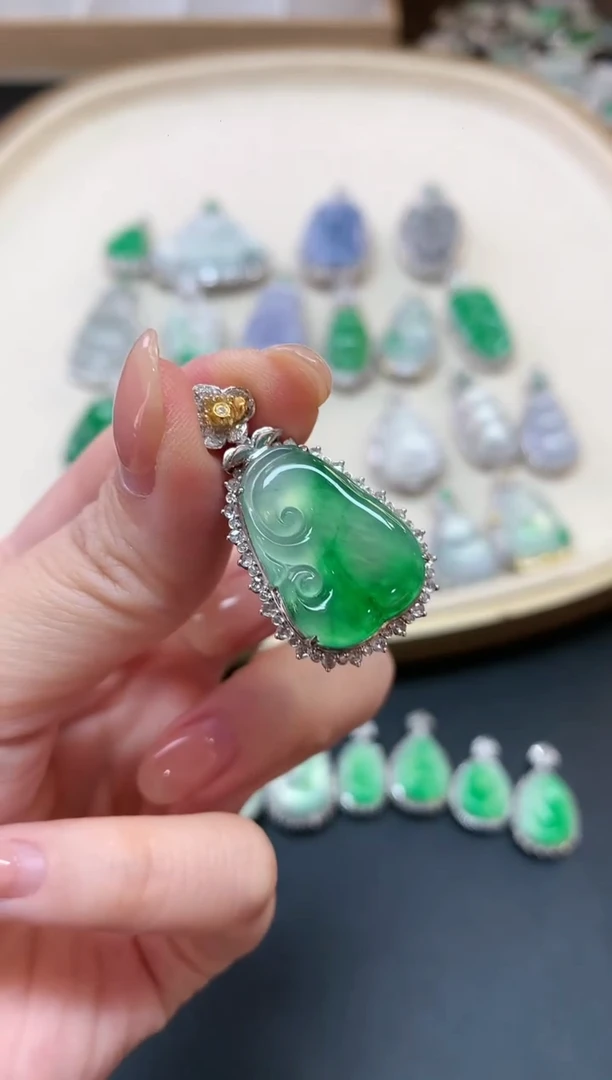 翡翠18K金镶嵌吊坠(不含链)A202|19800