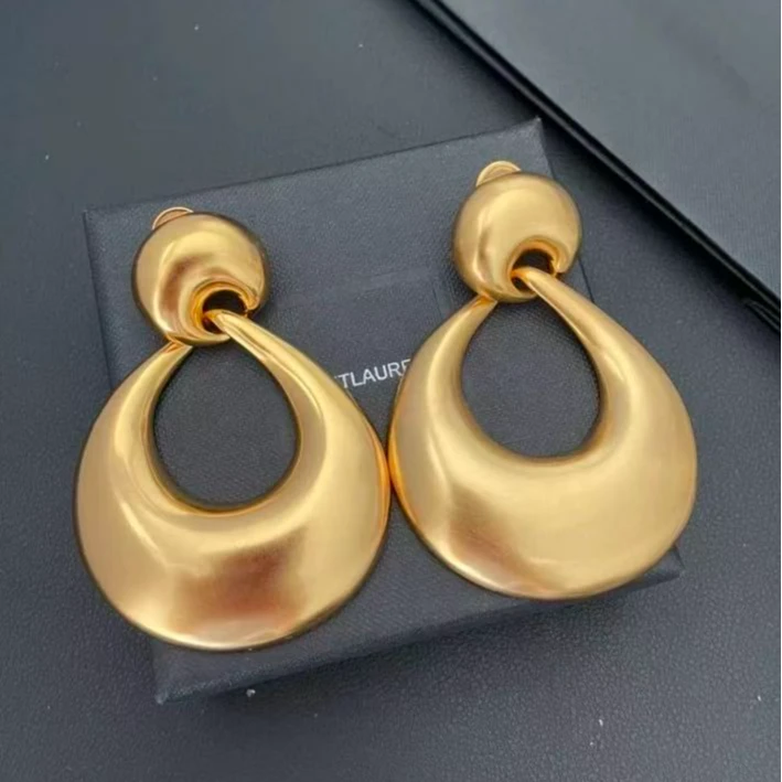 铜合金耳饰 欧美新款时尚夸张大金色耳环明星同款大量感复古耳饰