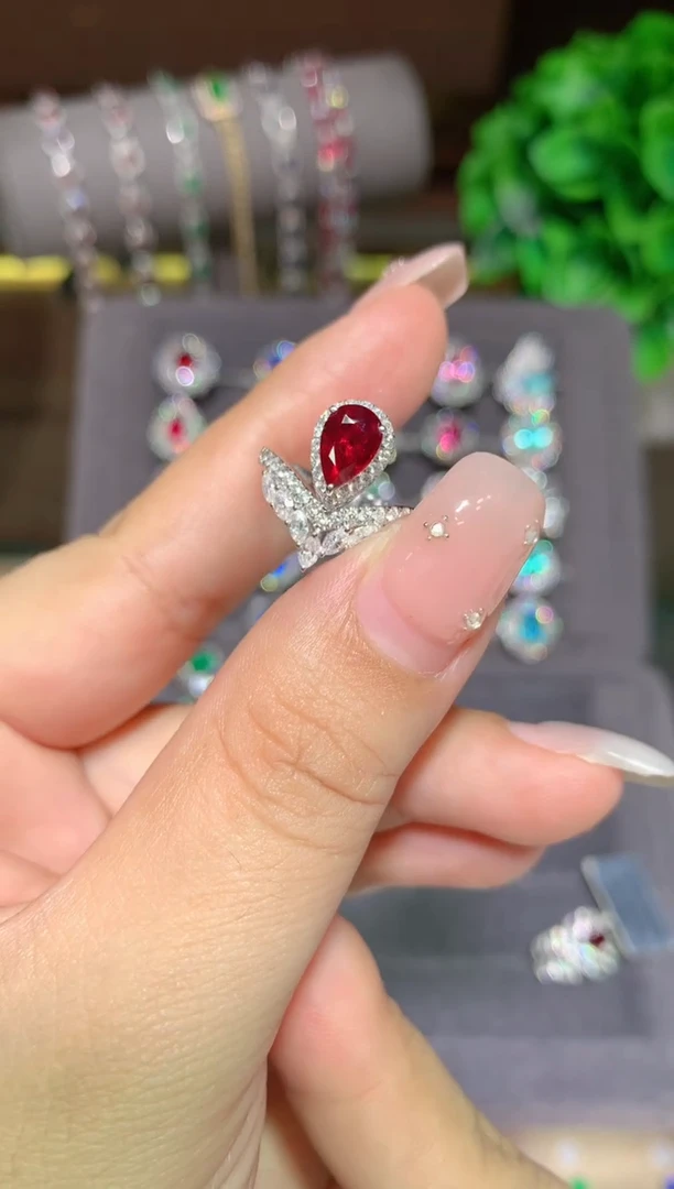 18K金镶嵌戒指红宝石1.03ct