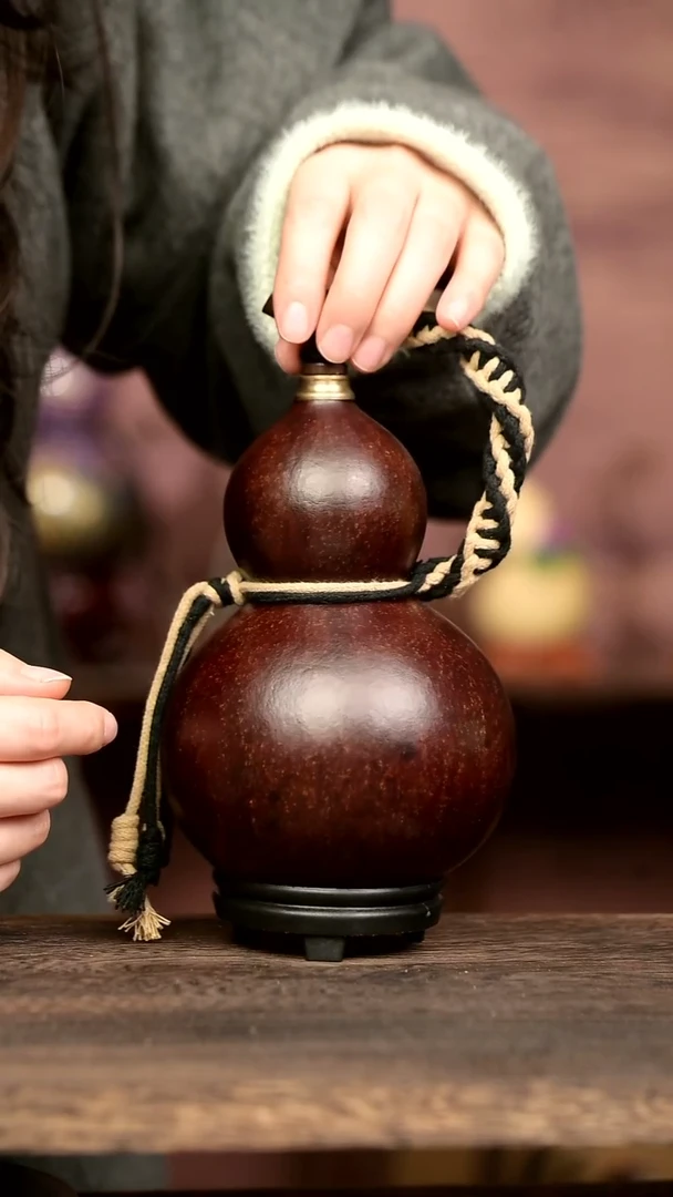 920号中药煮色  700ml左右 大漆葫芦水壶/酒壶 一物一拍