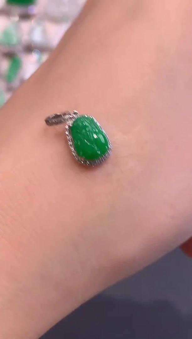 吊坠(不含链)18K金镶嵌翡翠a16