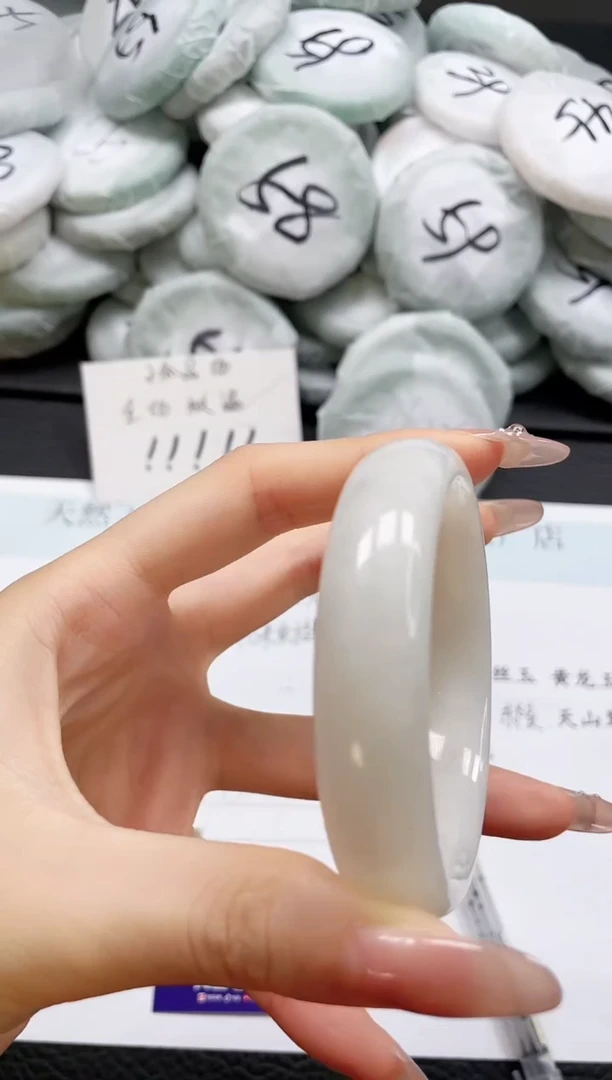 和田玉手镯未镶嵌149-56