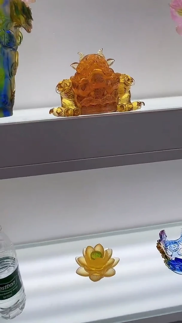 手工艺品琉璃华*古法琉璃牛王蟾摆件