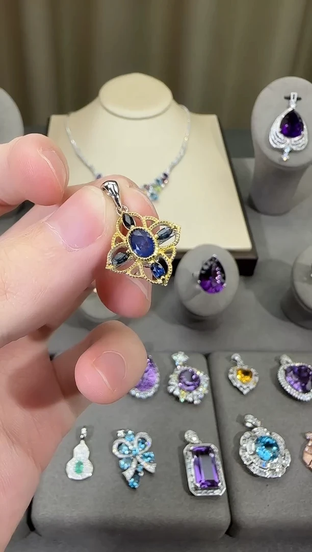 颈饰蓝宝石银S925镶嵌5*7mm吊坠设计款