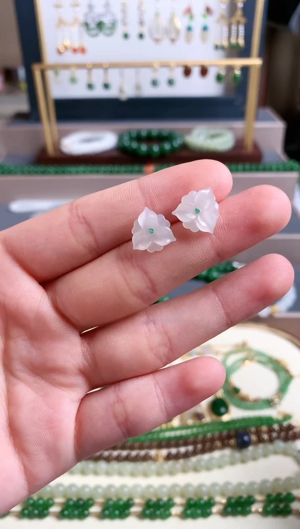 银S925镶嵌和田玉耳饰1