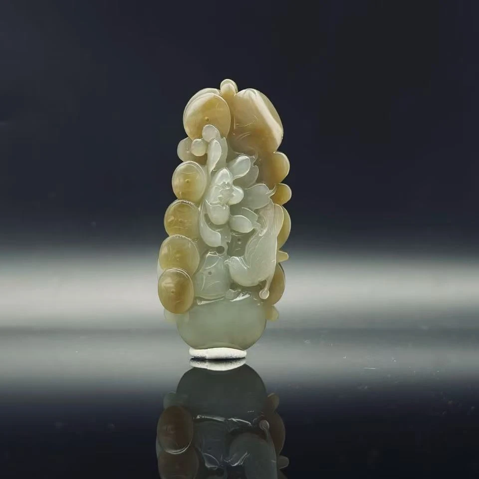 和田玉且末糖白莲花吊坠2174